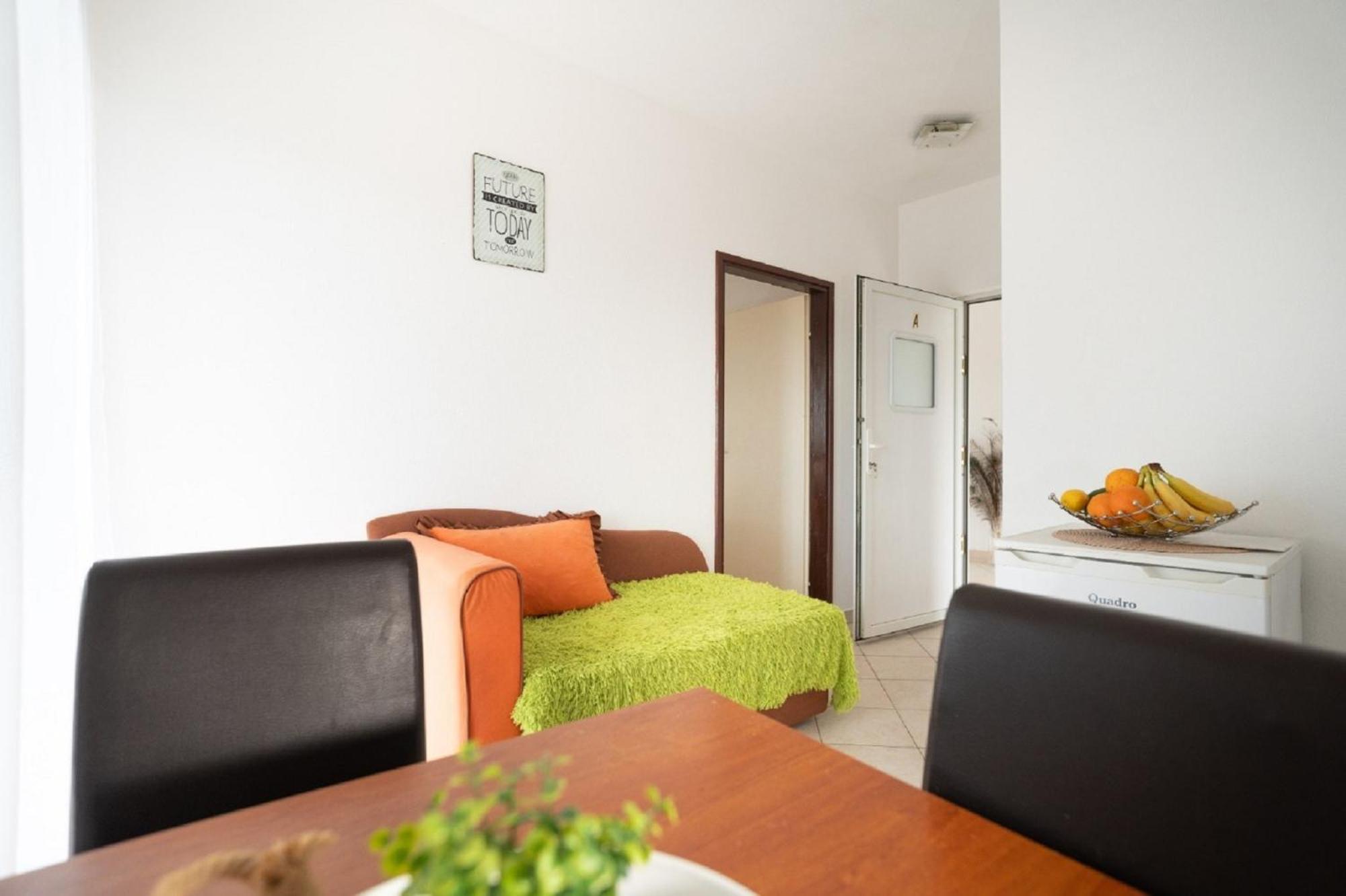 Apartments Milic Gornji Karin Rum bild